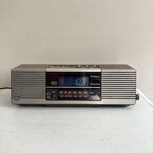 Vintage GE Clock Radio 1978 Am Fm Model No 7-4945A Dual Alarm TESTED